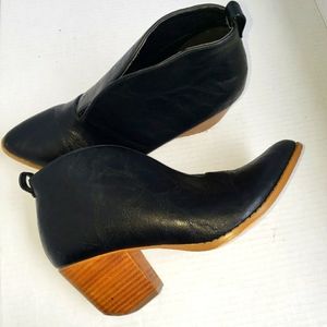 Black Catherine Malandrino Blake leather booties